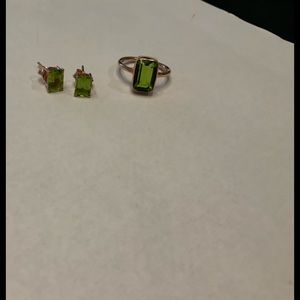 Peridot quartz gemstone rose ring and matching earrings